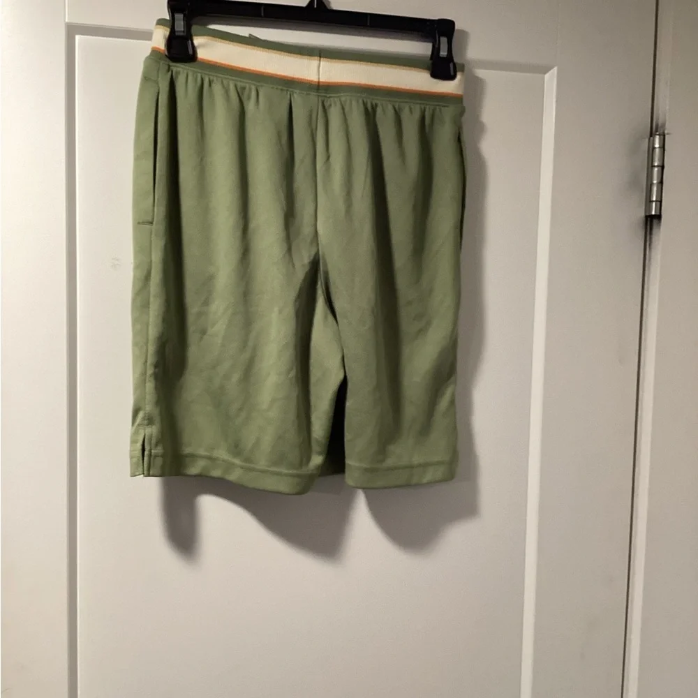 NWOT Converse Size L (12-13Y) Green Boy’s‎ Shorts